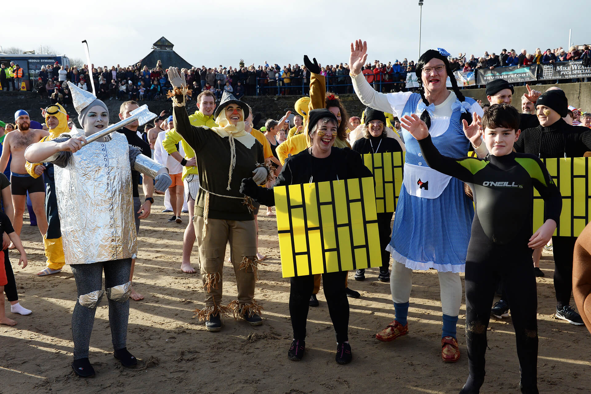 saundersfoot new years day swim nyds